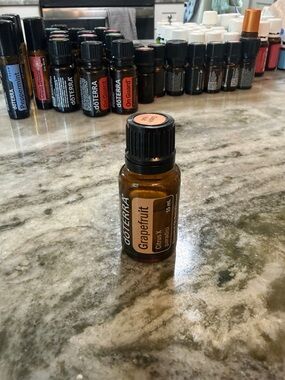 15 mL bottle of dōTERRA Grapefruit essential oil